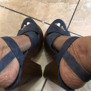 new Guess platforms size 8.5